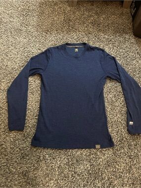 Men's Long-Sleeve Crewneck Shirt in Navy Blue